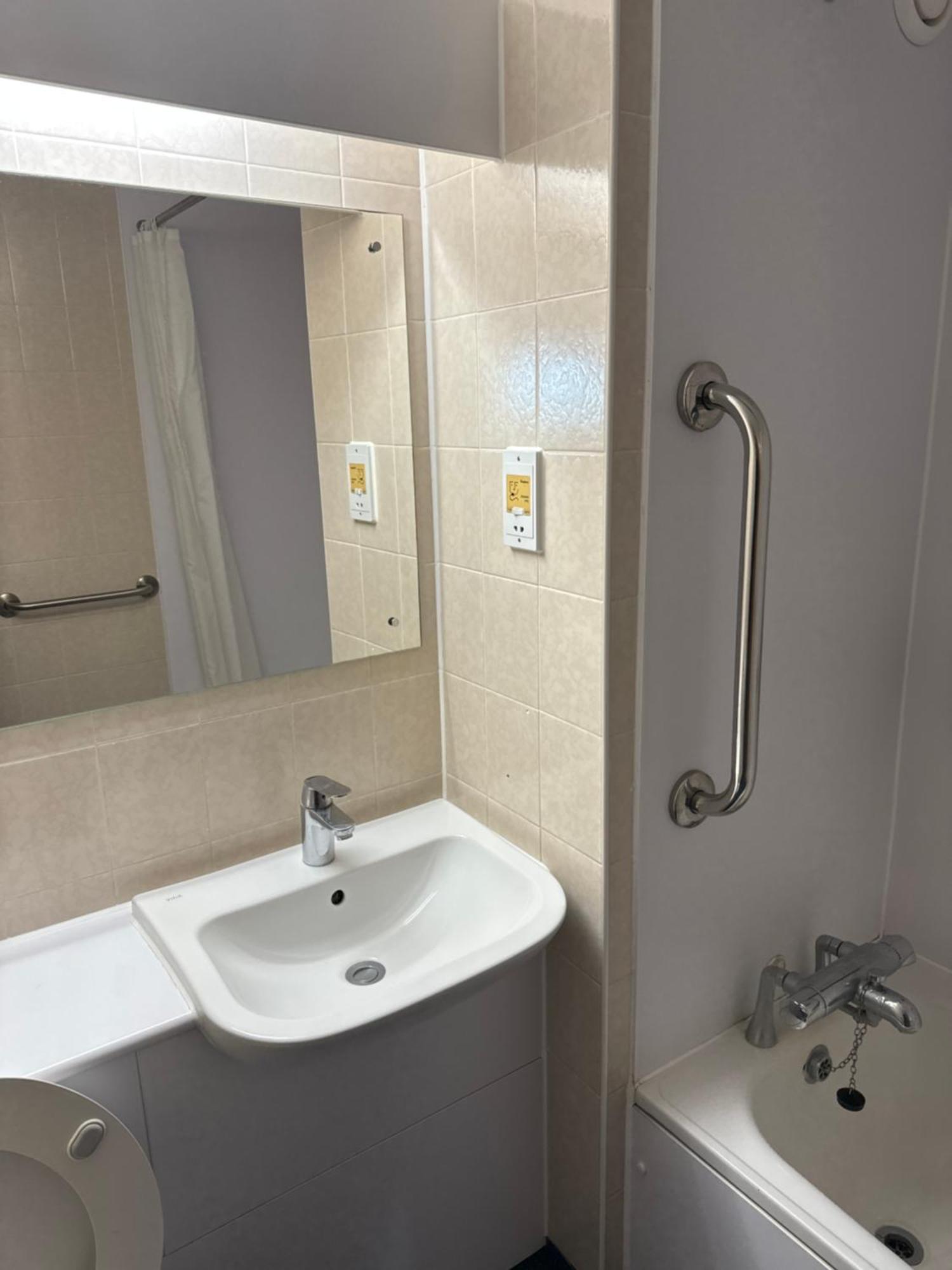 Thurrock Hotel M25 Services Aveley Eksteriør bilde