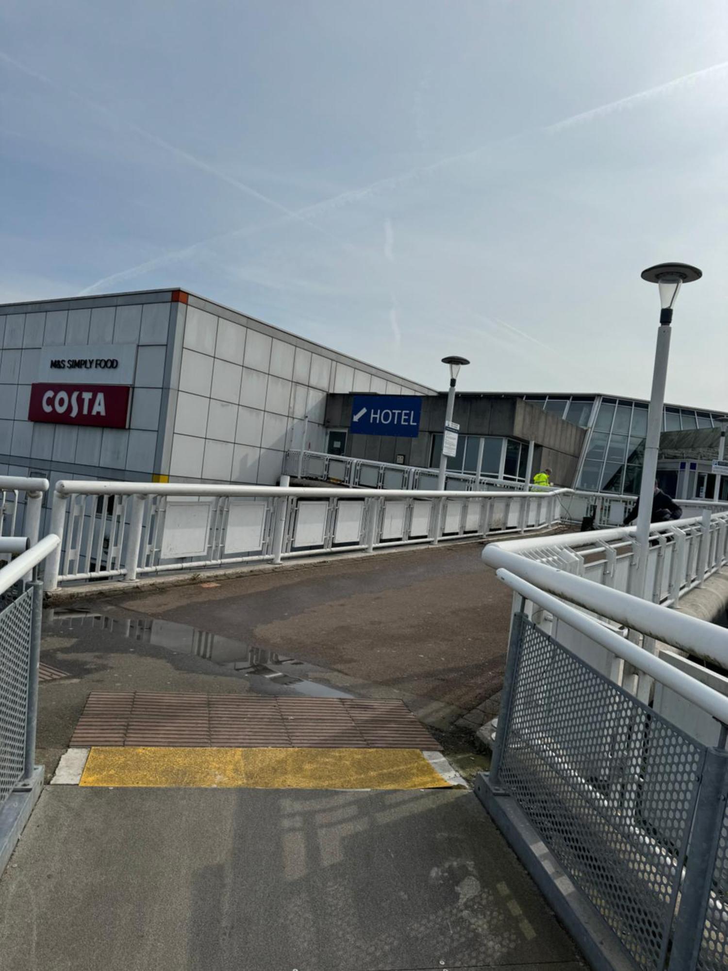 Thurrock Hotel M25 Services Aveley Eksteriør bilde